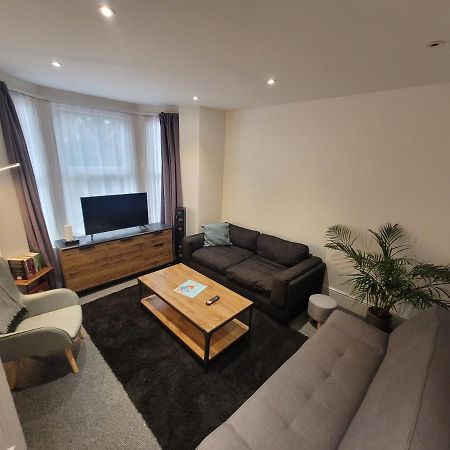 Spacious 2 Bedroom House In Central London With Garden Bagian luar foto