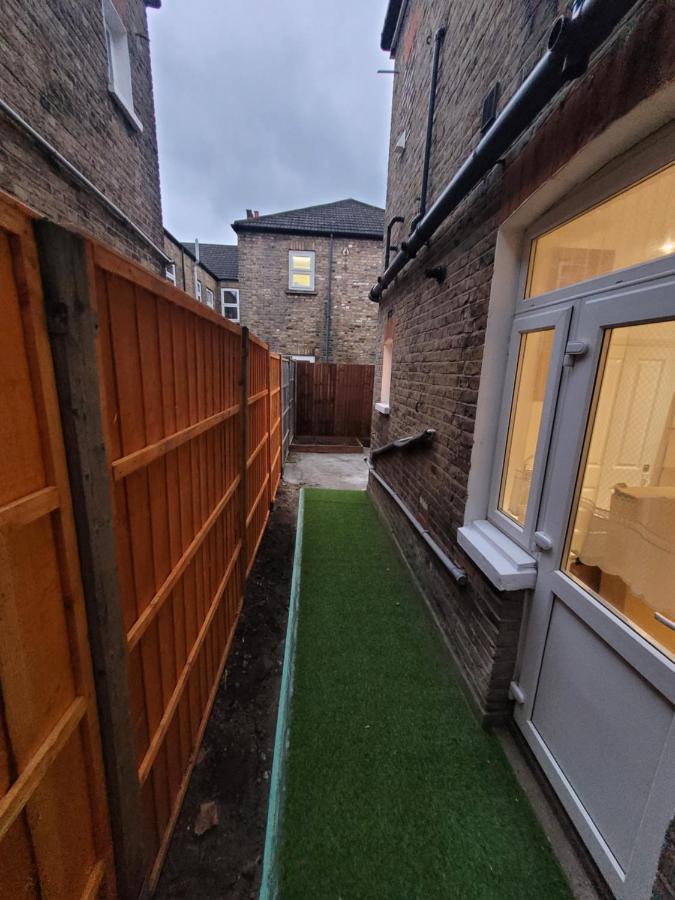Spacious 2 Bedroom House In Central London With Garden Bagian luar foto
